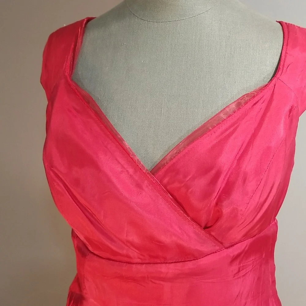 Organza Shimmering red dress approximate size 6 - Picture 11 of 17